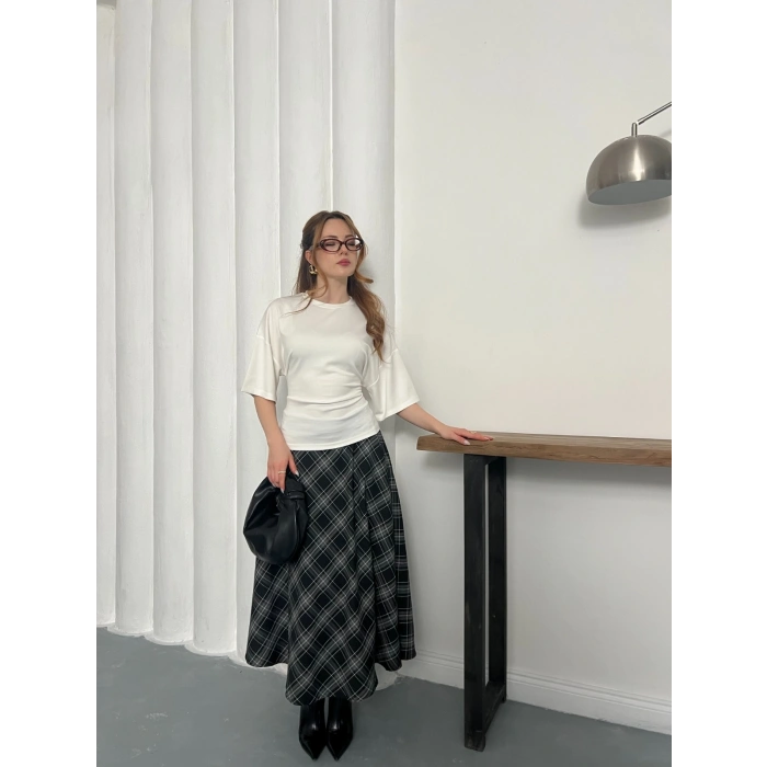 Minimal Kesim Arka Ayarlanabilir İP Detaylı Bluz Ekru