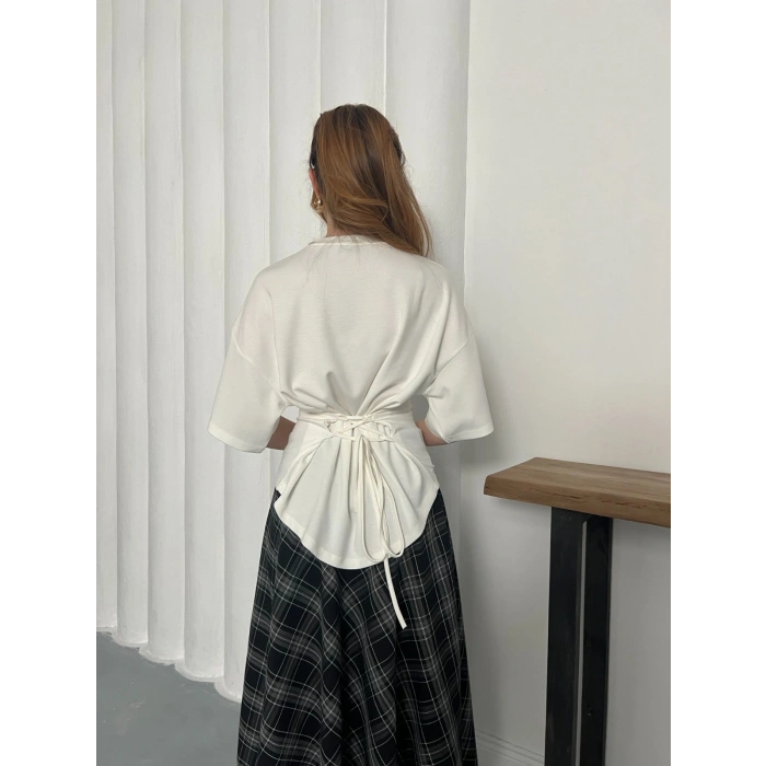 Minimal Kesim Arka Ayarlanabilir İP Detaylı Bluz Ekru