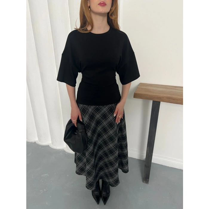 Minimal Kesim Arka Ayarlanabilir İP Detaylı Bluz Siyah