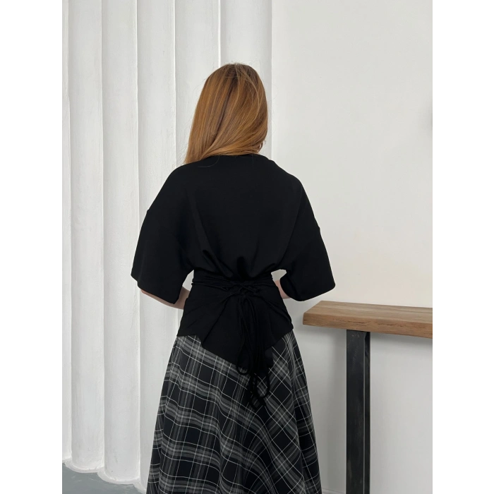 Minimal Kesim Arka Ayarlanabilir İP Detaylı Bluz Siyah