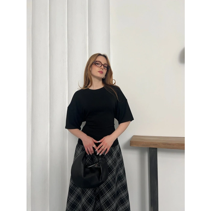 Minimal Kesim Arka Ayarlanabilir İP Detaylı Bluz Siyah