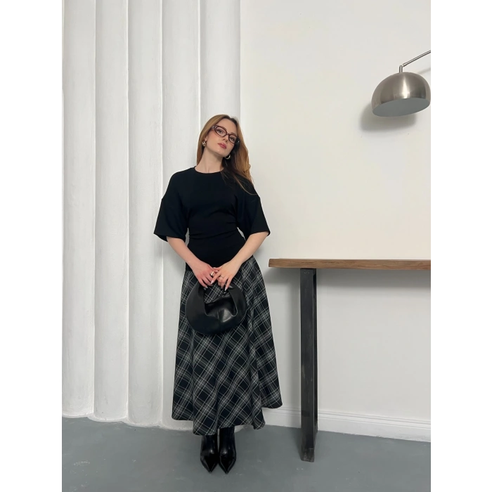 Minimal Kesim Arka Ayarlanabilir İP Detaylı Bluz Siyah