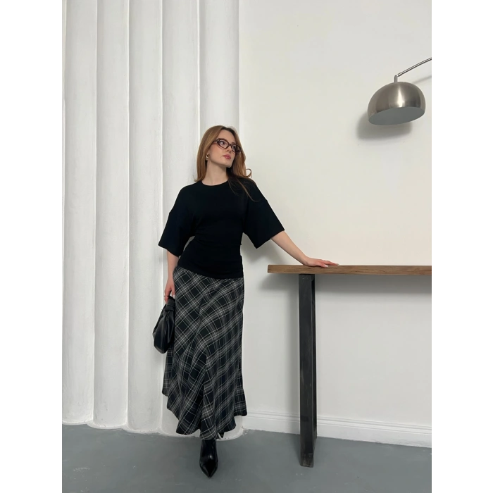 Minimal Kesim Arka Ayarlanabilir İP Detaylı Bluz Siyah