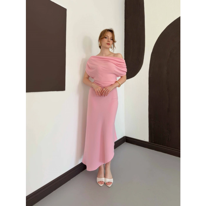 Omuz Büzgü Detay Uzun Elbise Pembe