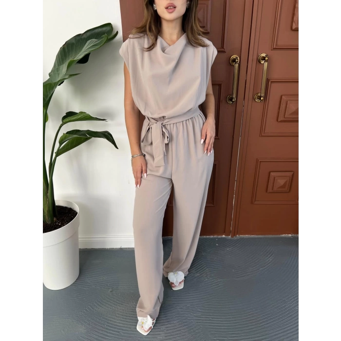 Omuz Vatkalı Bel Kuşaklı Premium Tulum Bej