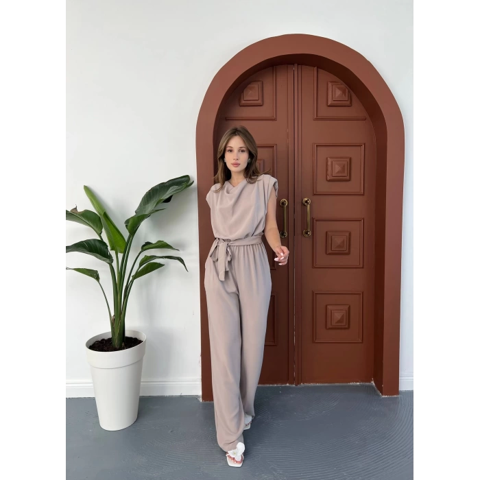 Omuz Vatkalı Bel Kuşaklı Premium Tulum Bej