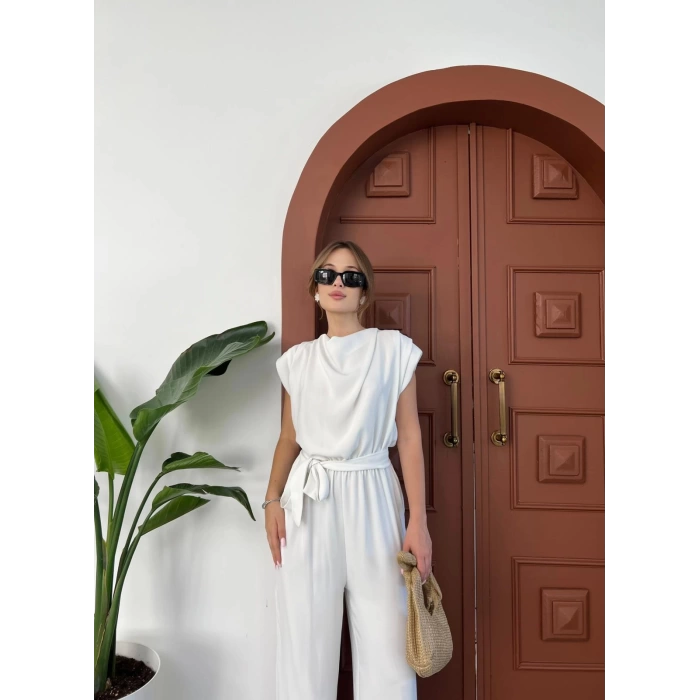 Omuz Vatkalı Bel Kuşaklı Premium Tulum Beyaz