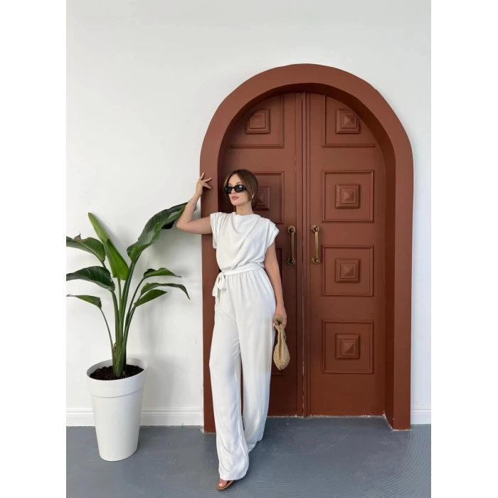 Omuz Vatkalı Bel Kuşaklı Premium Tulum Beyaz