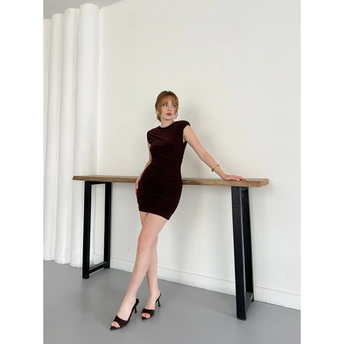 Omuz Vatkalı Drape Detaylı Mini Elbise Kahve