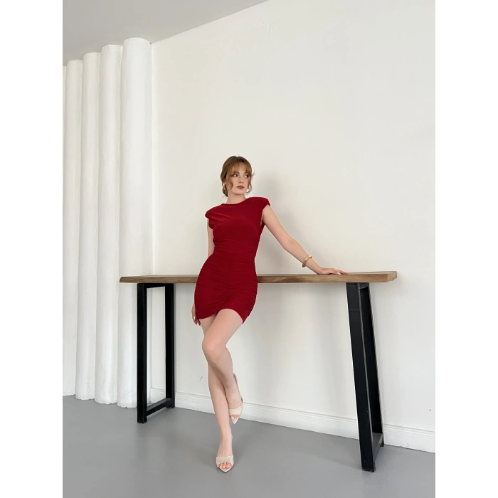 Omuz Vatkalı Drape Detaylı Mini Elbise Kırmızı