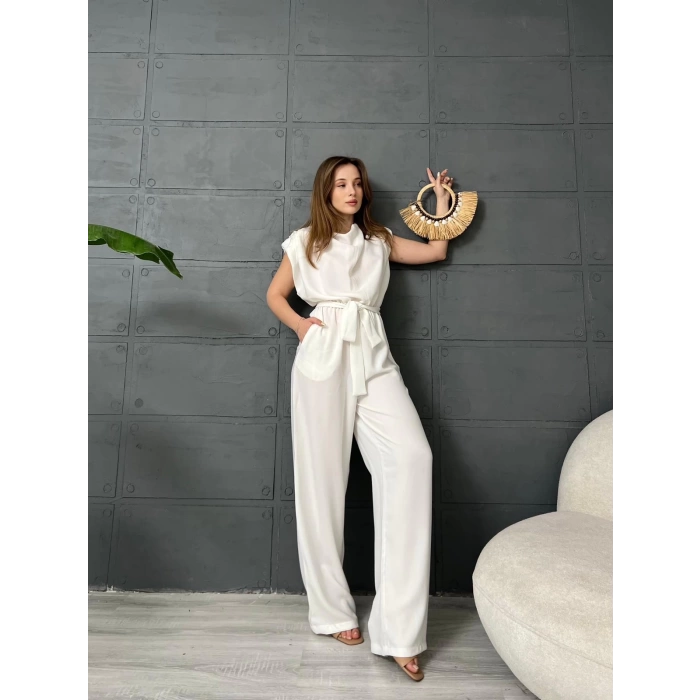 Omuz Vatkalı Kuşaklı Tulum Beyaz