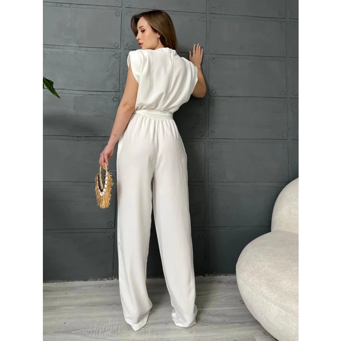 Omuz Vatkalı Kuşaklı Tulum Beyaz