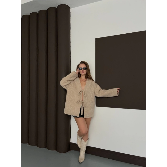 Ön Bağlama Detaylı Kaşe Ceket Bej