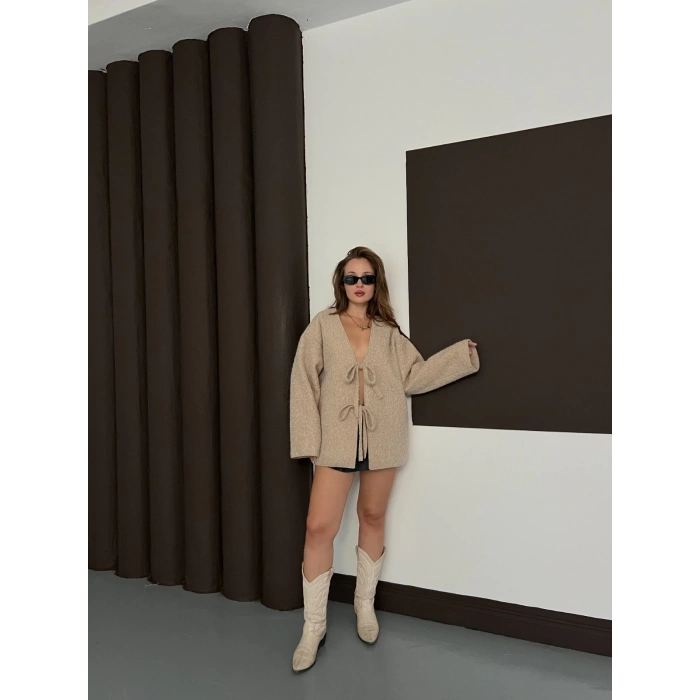 Ön Bağlama Detaylı Kaşe Ceket Bej