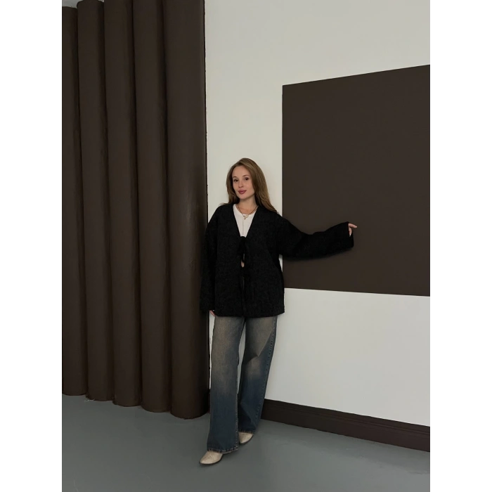 Ön Bağlama Detaylı Kaşe Ceket Siyah