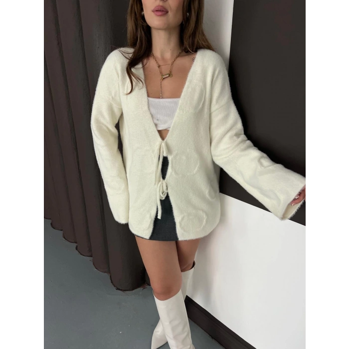 Önden Bağlama Detaylı Triko Hırka Krem