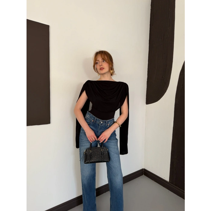 Pelerin Detaylı Body Suit Siyah