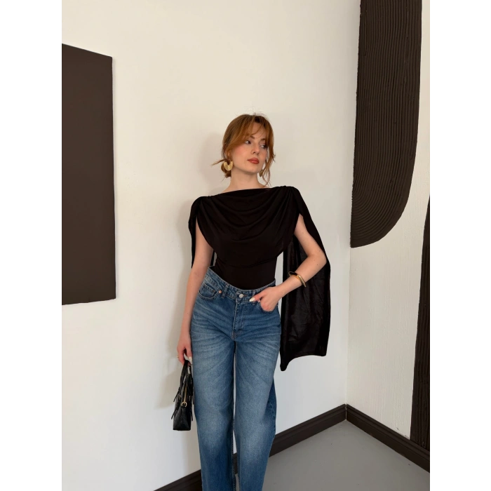 Pelerin Detaylı Body Suit Siyah