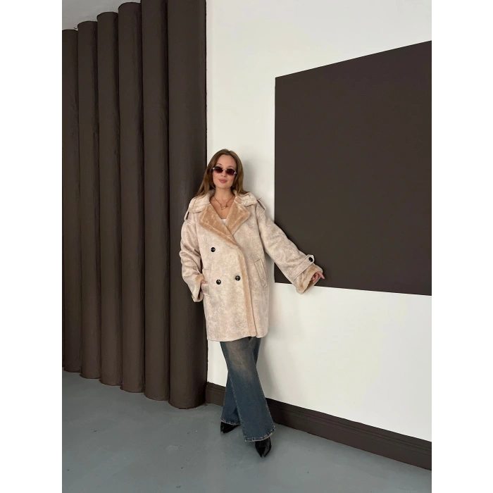 Peluş Detaylı Uzun Lamine Kaban Bej