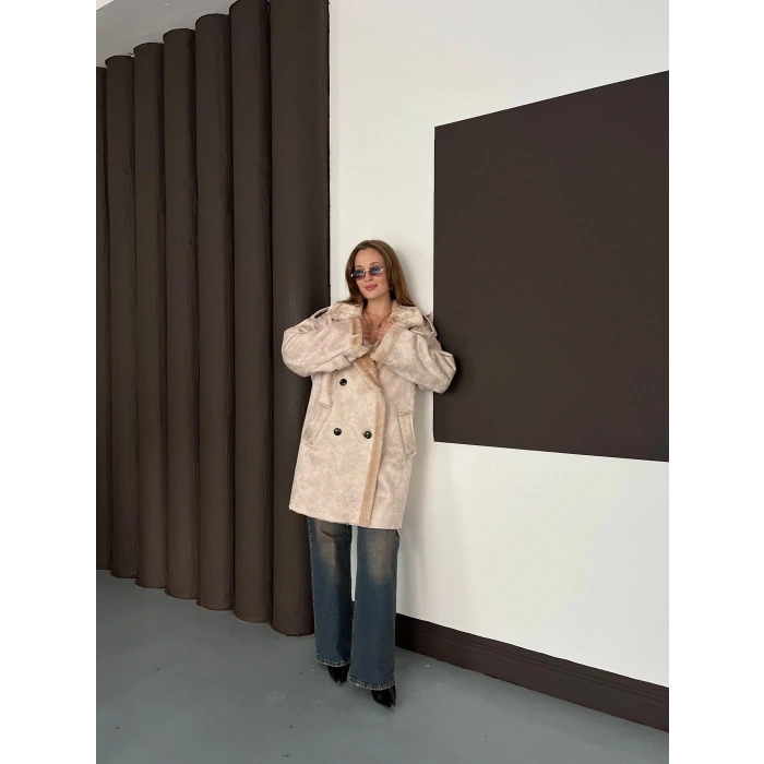 Peluş Detaylı Uzun Lamine Kaban Bej