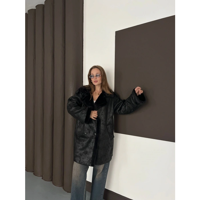 Peluş Detaylı Uzun Lamine Kaban Siyah