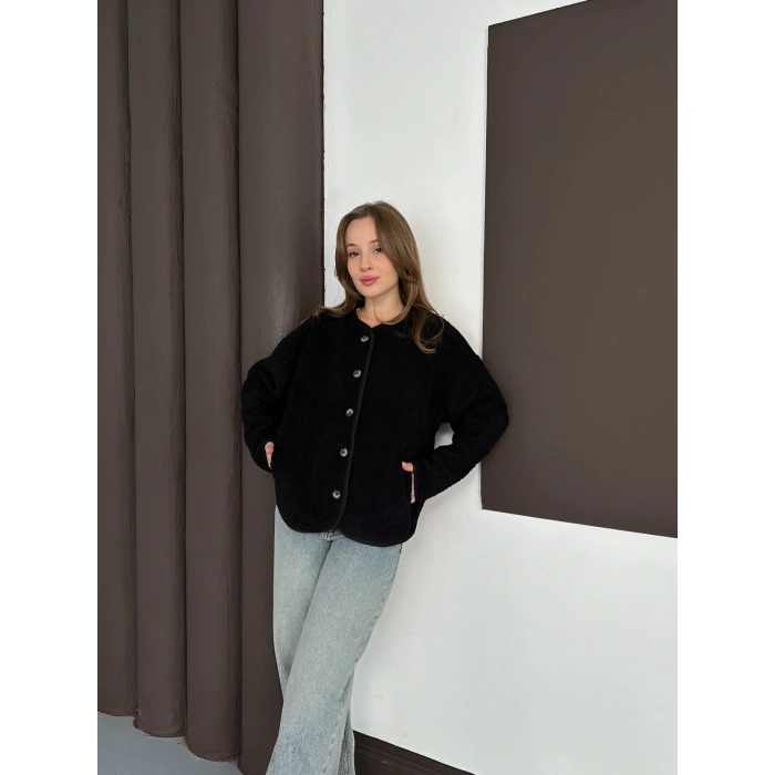 Peluş Düğme Detaylı İçi Astarlı Cepli Ceket Siyah
