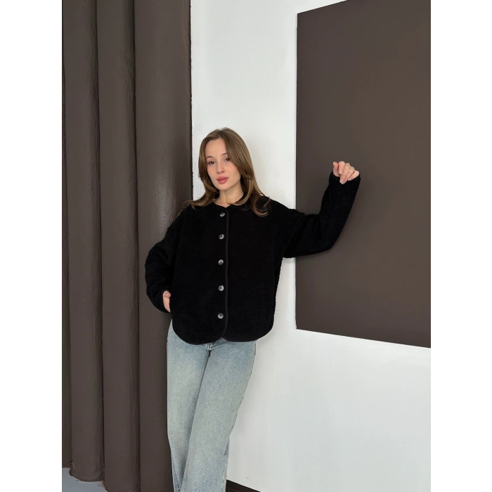 Peluş Düğme Detaylı İçi Astarlı Cepli Ceket Siyah