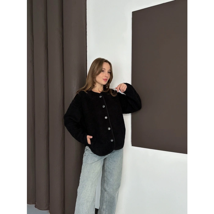 Peluş Düğme Detaylı İçi Astarlı Cepli Ceket Siyah