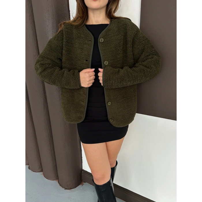 Peluş Düğme Detaylı İçi Astarlı Cepli Ceket Yeşil