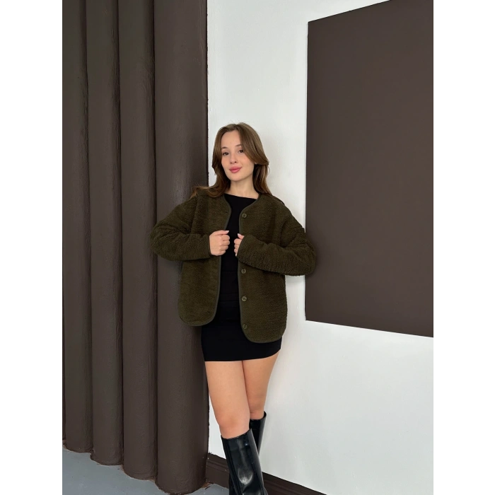 Peluş Düğme Detaylı İçi Astarlı Cepli Ceket Yeşil