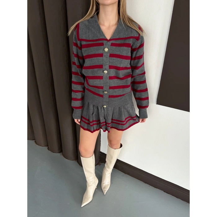 Piliseli Çizgi Detay Etekli Triko Takım Gri