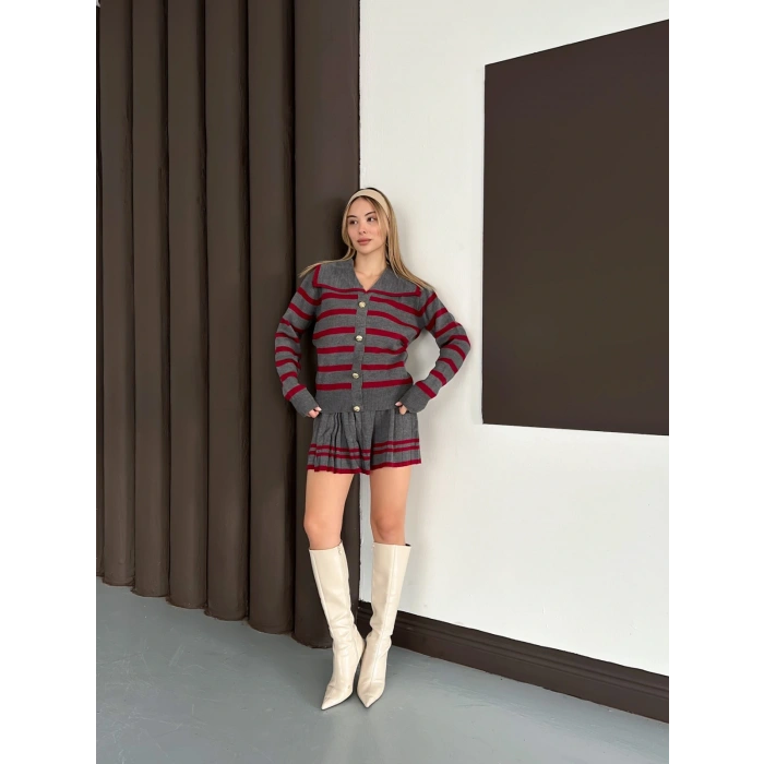 Piliseli Çizgi Detay Etekli Triko Takım Gri