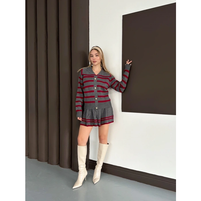 Piliseli Çizgi Detay Etekli Triko Takım Gri