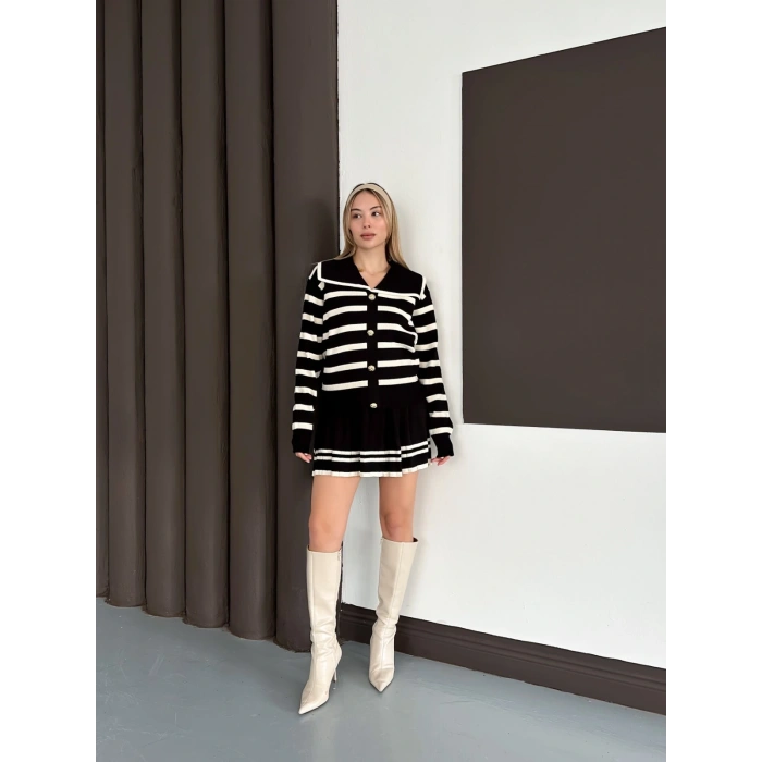 Piliseli Çizgi Detay Etekli Triko Takım Siyah