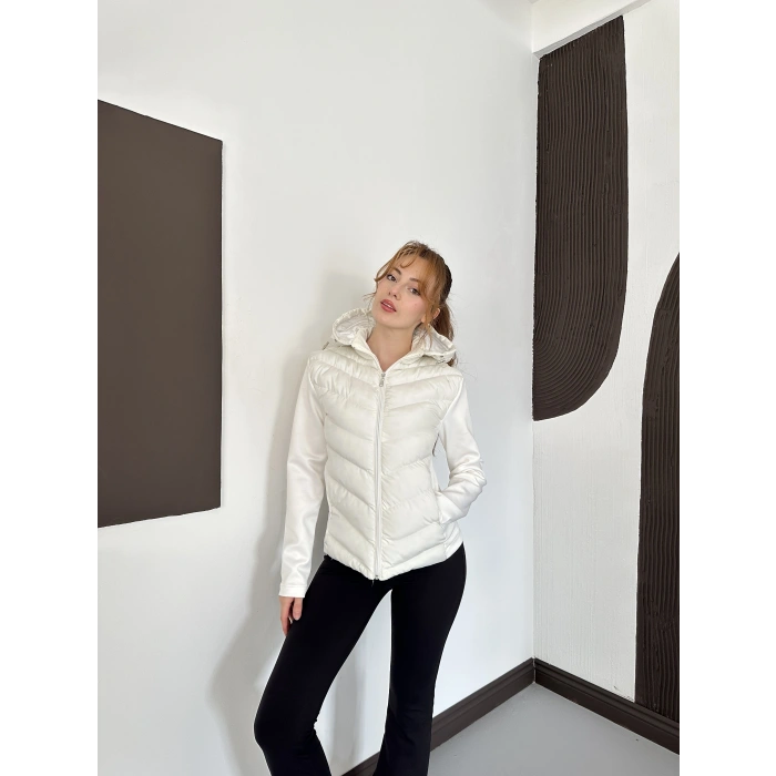 Range Kapüşonlu Şişme Mont Beyaz