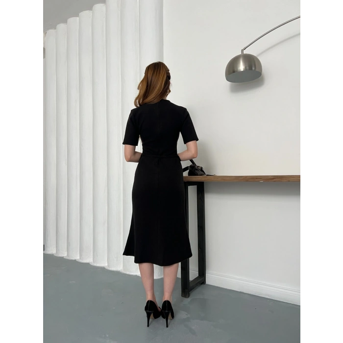 Selanik Kumaş Kemer Detaylı Elbise Siyah