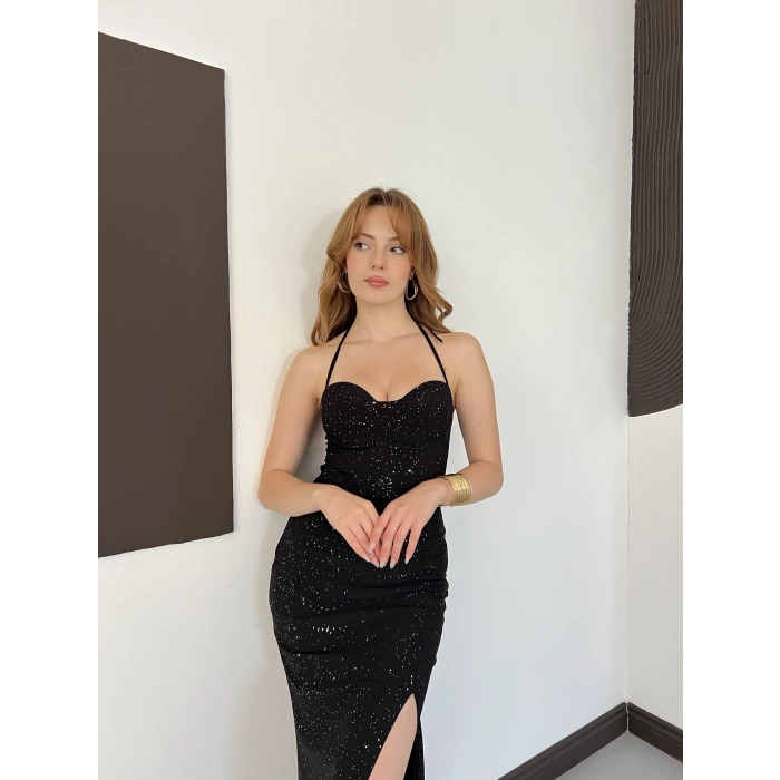 Sim Detaylı Askılı Yırmaçlı Gece Elbisesi Siyah
