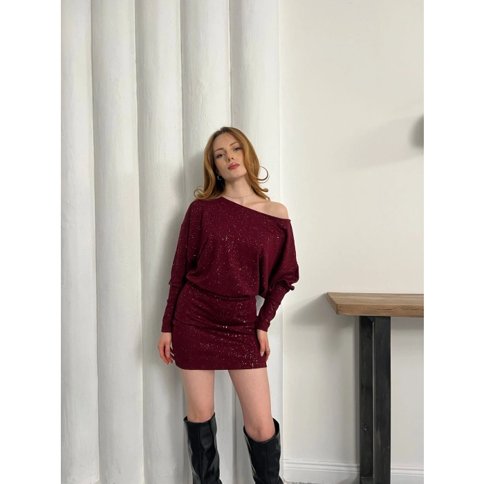 Sim Detaylı Tek Omuz Mini Elbise Bordo