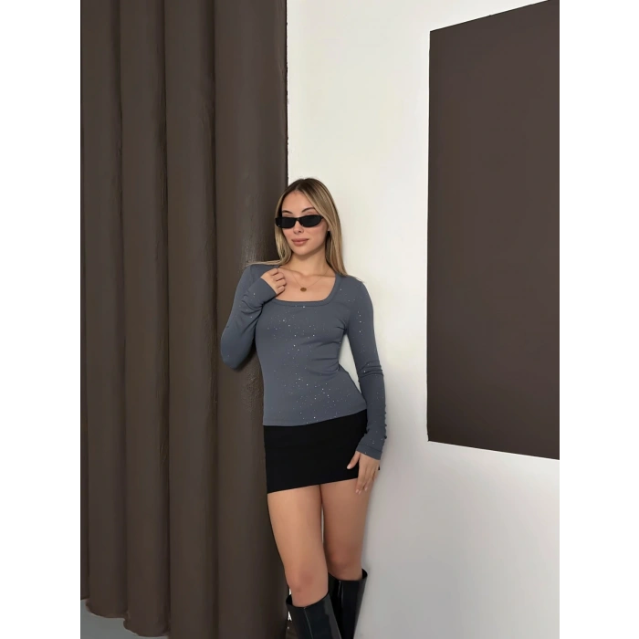 Simli Kare Yaka Bluz Gri