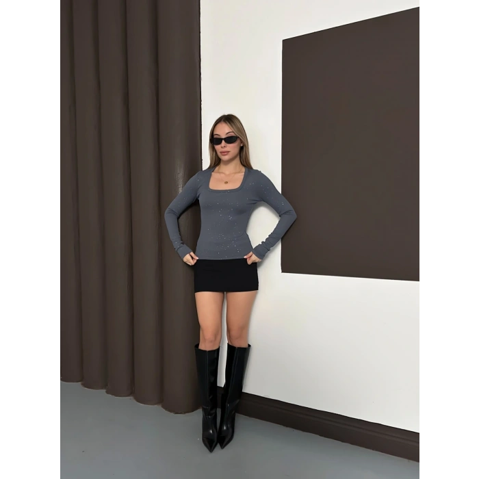 Simli Kare Yaka Bluz Gri