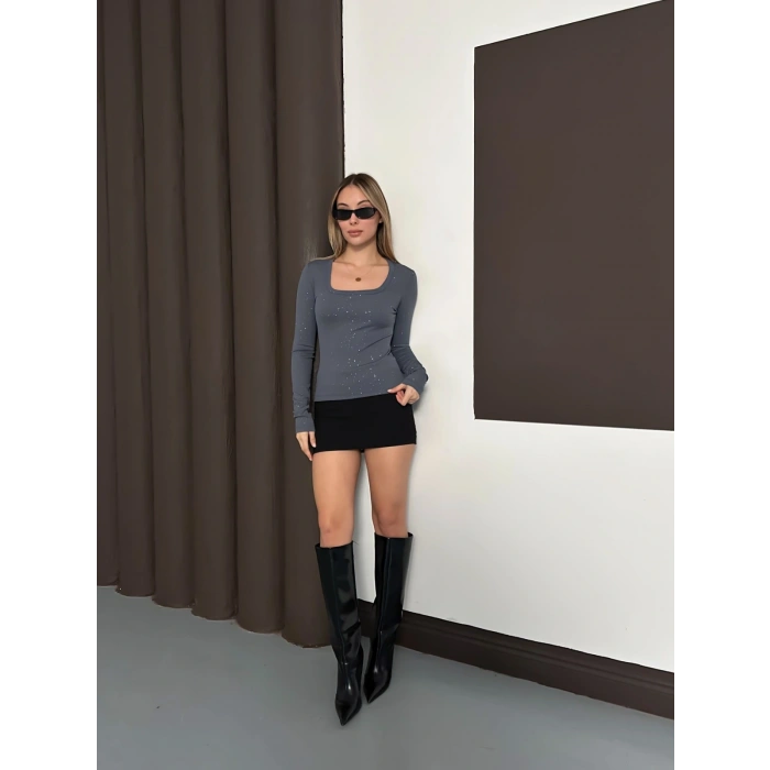 Simli Kare Yaka Bluz Gri