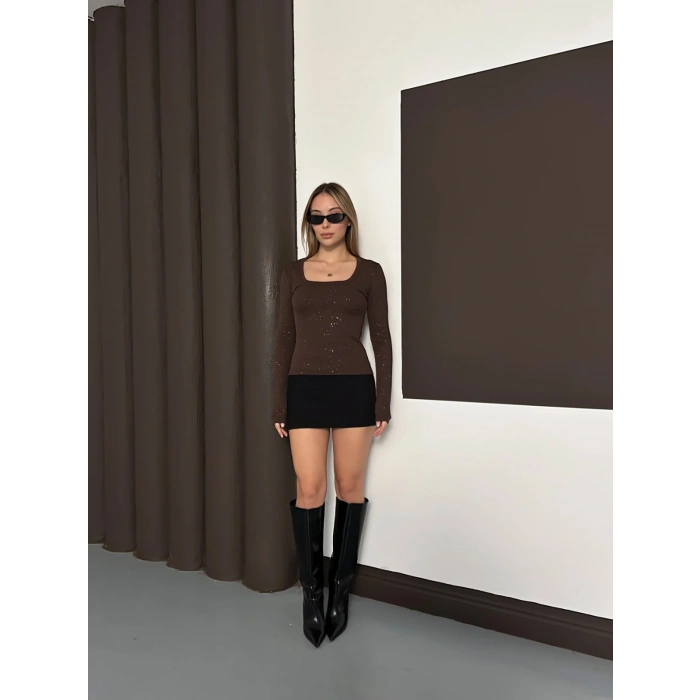 Simli Kare Yaka Bluz Kahve