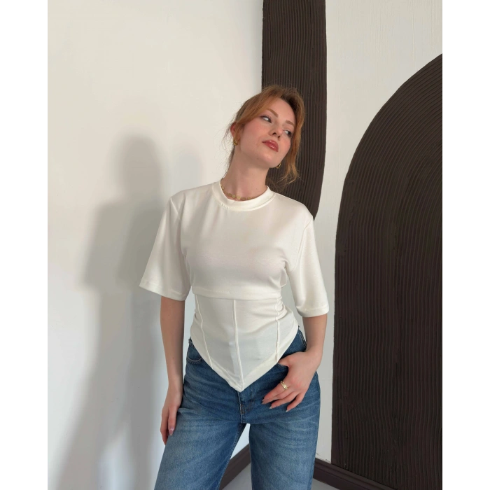 Sırt Pencere Detaylı Model Korseli Tişört Beyaz