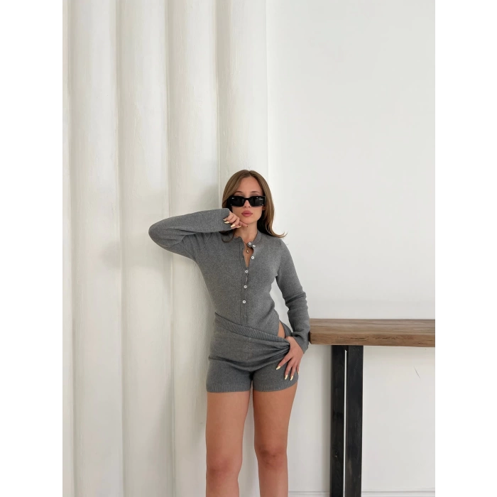 Şortlu Çıtçıtlı Bodysuit Triko Takım Gri