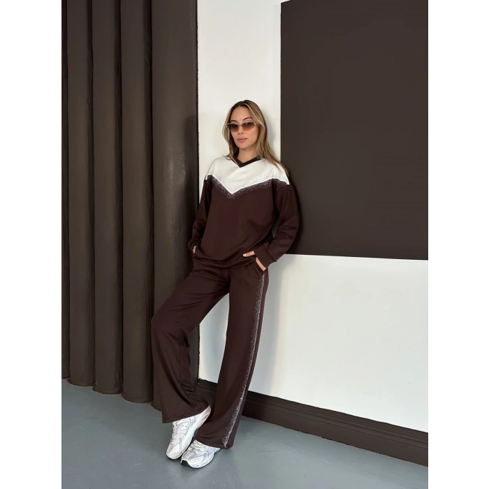 Taş Detaylı V Yaka Pantolonlu Takım Kahverengi