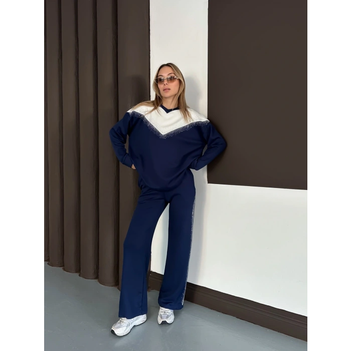 Taş Detaylı V Yaka Pantolonlu Takım Lacivert