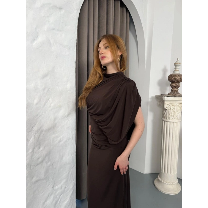 Tek Omuz Büzgü Detay Sırt Dekolte Elbise Acı Kahve