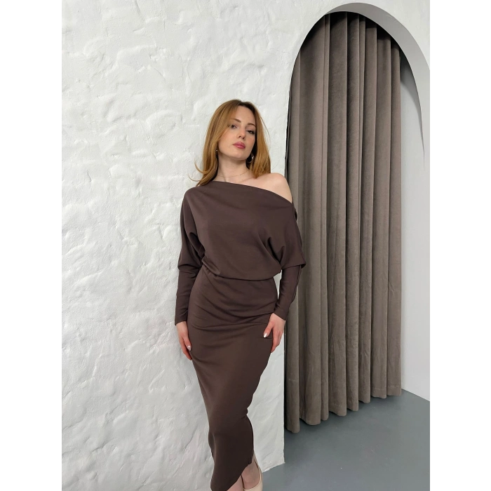 Tek Omuz Yarasa Kol Elbise Kahve