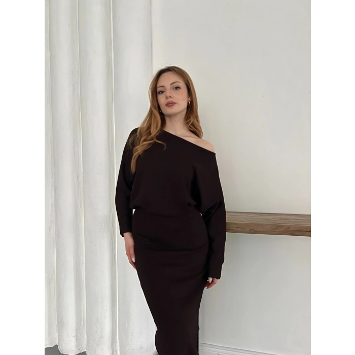 Tek Omuz Yarasa Kol Uzun Kol Elbise Kahve