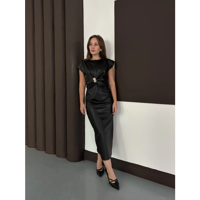 Toka Detaylı Deri Elbise Siyah